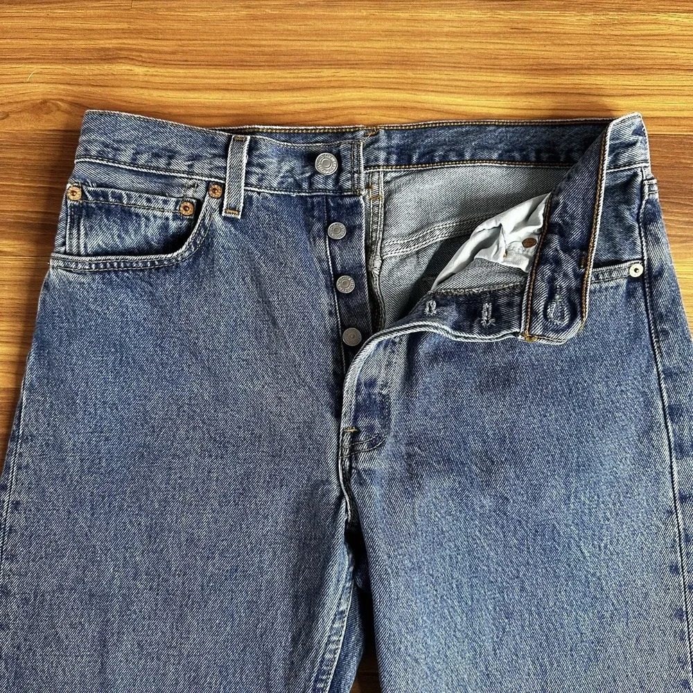 Vintage 90s Levis 501 Jeans Mens 32x32 Blue Denim Straight Fit Button Fly USA